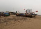 Ngư dân Hoằng Thanh, hăng hái thi đua đánh bắt thủy Hải sản phục vụ mùa du lịch sinh thái biển Hải Tiến.